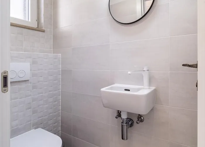 Janie Villa Splitska