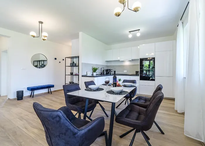 Janie Villa Splitska