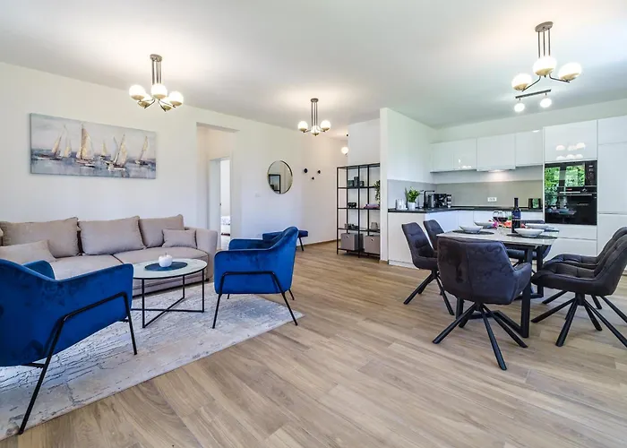 Janie Villa Splitska